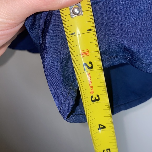 🐆Navy blue H&M flowy shorts! - Picture 5 of 6